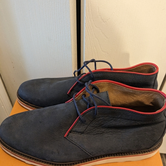 Shoes - Picture 2 of 3